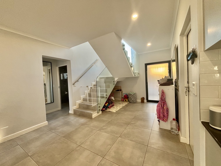 4 Bedroom Property for Sale in Sandown Western Cape